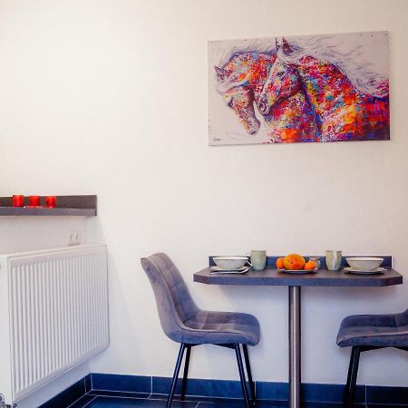 Moderne Ferienwohnung Black Beauty Auf Idyllischem Reiterhof Naehe Burg Eltz Münstermaifeld Dış mekan fotoğraf